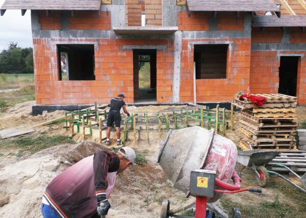 firma adamski buduje domy w Chludowie