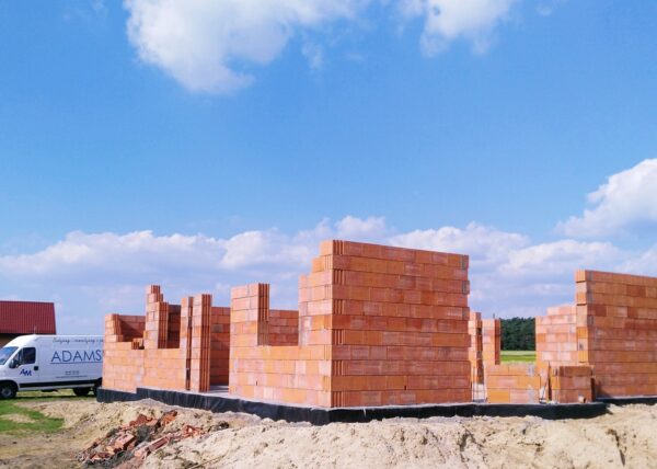 firma adamski buduje domy w Chludowie