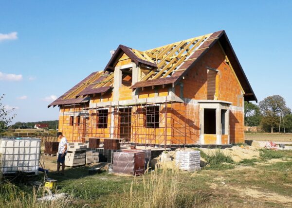 firma adamski buduje domy w Chludowie