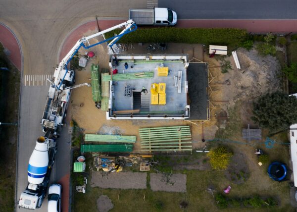 dom w motylkach złotniki