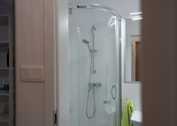 Remont kawalerki - firma budowlana Adamski, Suchy Las