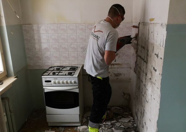 Remont kawalerki - firma budowlana Adamski, Suchy Las